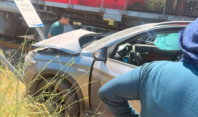 Manzarayı çekerken tren kazasını yakaladı!