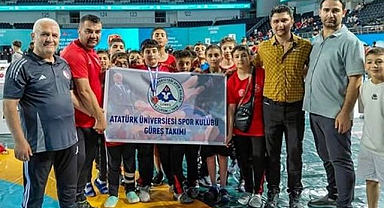 Minik güreşçiden dev başarı