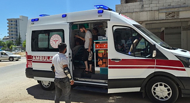 Motosiklet devrildi! Sürücü hastaneye kaldırıldı