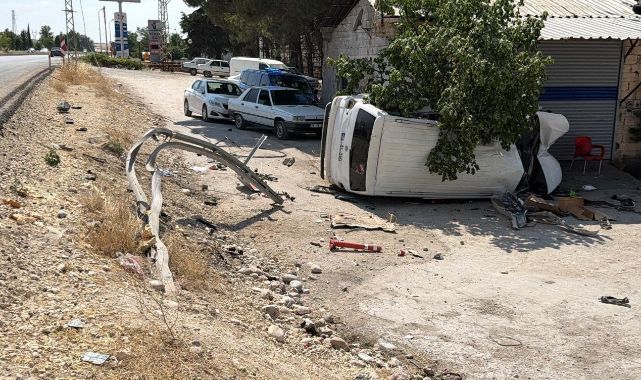 Panelvan şarampole yuvarlandı: 1'i ağır 8 yaralı