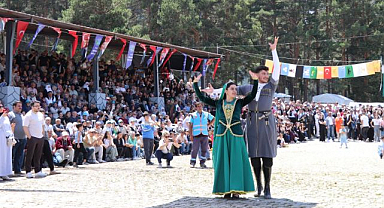 Şenkaya'da Bal Festivali'nde rekor katılım