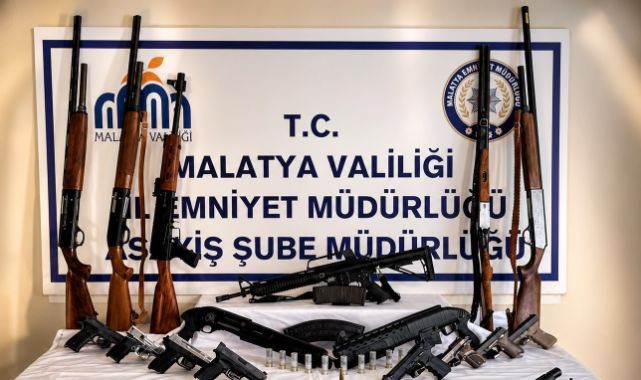 Sosyal medyada silah teşhiri yaptılar! Şüpheliler gözaltında