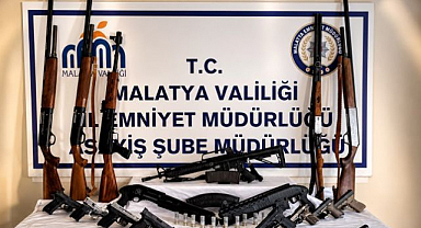 Sosyal medyada silah teşhiri yaptılar! Şüpheliler gözaltında