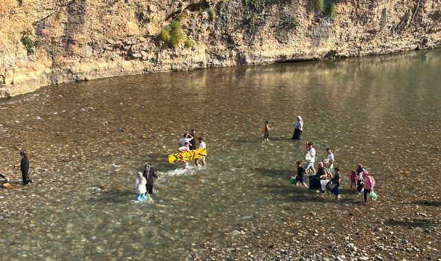 Suda kaybolan gençten gelecek haberi bekliyorlar