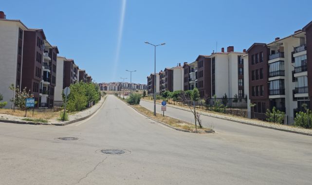 Termometreler çıldırdı! Güneşi gören evine kaçtı