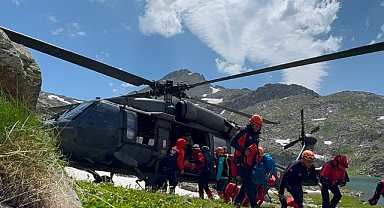 Verçenik Dağı'nda yaralanan kadın dağcı helikopterle kurtarıldı