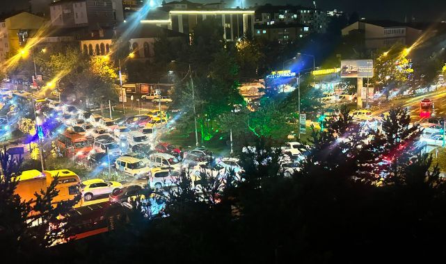 Yağış Erzurum’da trafiği felç etti! Gez Kavşağı’nda uzun kuyruklar oluştu
