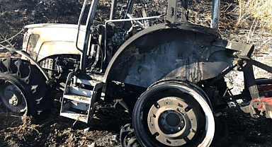 Yangına müdahale ederken traktörü alevler sardı