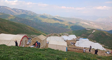 Yaylalarda çadırlar kuruldu! Yaylacıların mesaisi başladı...