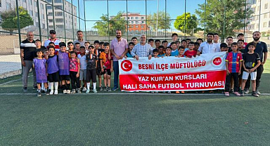 Yaz kur’an kursları sahada buluştu