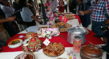 73 yıllık gelenek yağmur dinlemedi! En lezzetli 18 yemek yarıştı