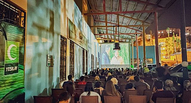 Açık havada sinema keyfini yaşadılar