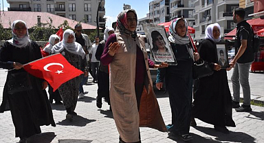 Acılı ailelerin evlat nöbeti sürüyor