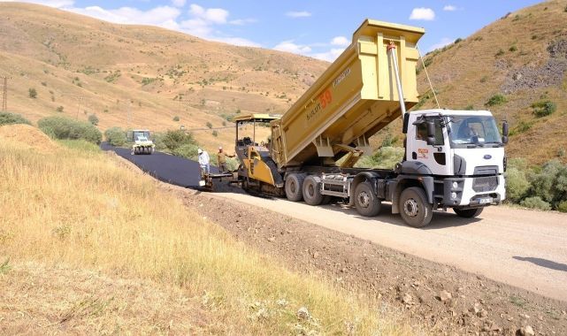 Asfalttan içme suyuna köylerin altyapısı güçlendiriliyor