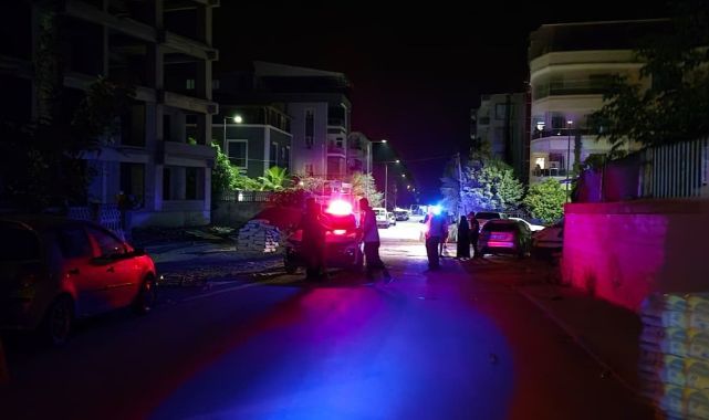 Baba ile oğlu birbirine girdi! Ayırmak polise düştü