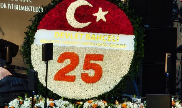 Bahçeli’den AK Parti’nin 25. kuruluş yıl dönümüne özel çelenk   
