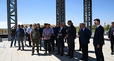 Bakan Yardımcısı kutlama alanını inceledi