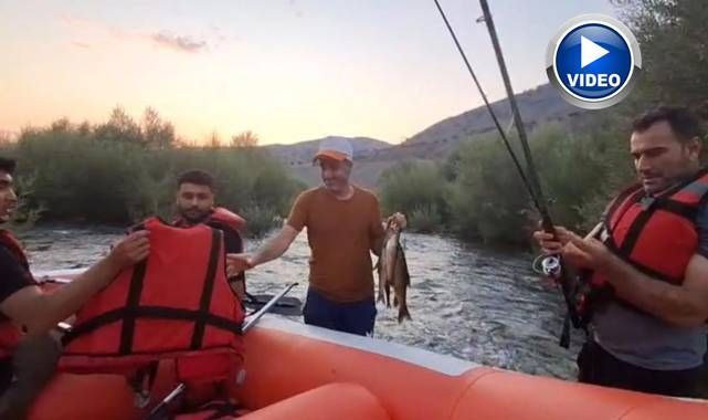 Balık tutayım derken canlarından olacaklardı!