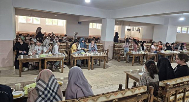 Bereket sofrasında dostluk buluşması