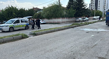 Bisikletiyle yola çıkan çocuğa araba çarptı