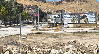 Bitmeyen yol çalışmaları vatandaşı isyan ettirdi