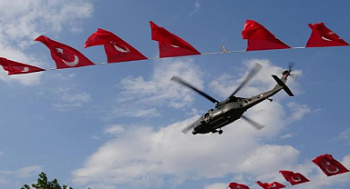 Çelik Kanatlar'ın gösterisi nefes kesti