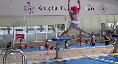 Çocuklar yaz tatilini sporla değerlendiriyor