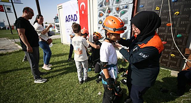 Çocuklara uygulamalı deprem ve afet farkındalık eğitimi