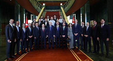 Cumhurbaşkanı Erdoğan, Süper Lig'e çıkan takımları kabul etti