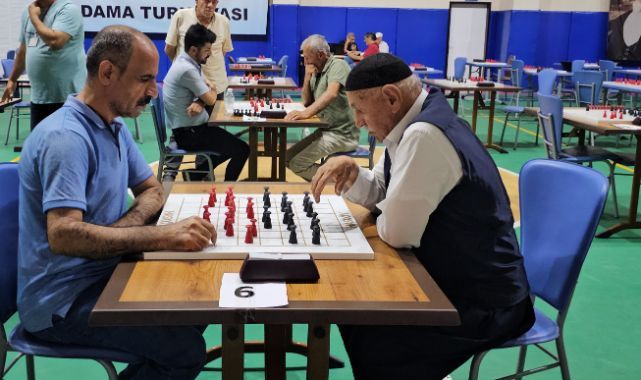 Dama taşları şampiyonluk için dizildi