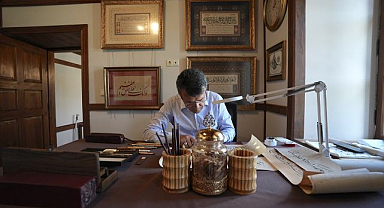 Erzurum'da güvenlik görevlisiydi, şimdi hattat oldu