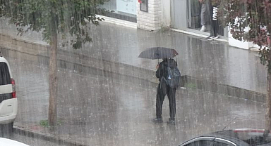 Erzurum'da yağmur ve dolu etkili oldu