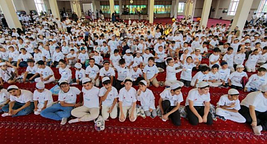 Erzurum'da yüzlerce öğrenci camide buluştu