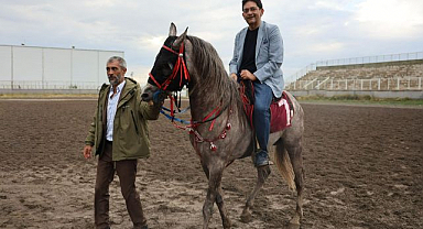 ETB  Başkanı Oral'dan atlı cirit sporcularına destek
