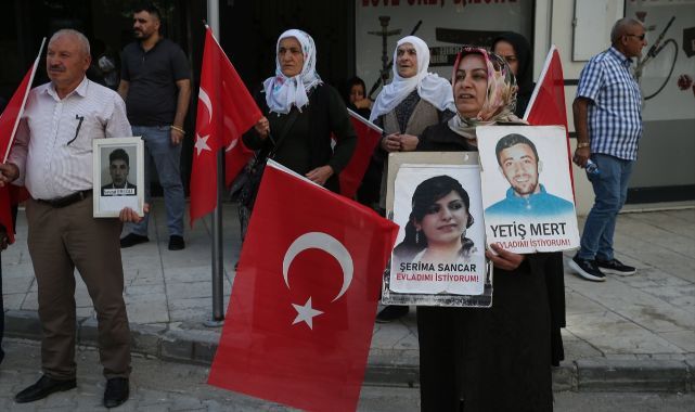 Evlat nöbetinde umutlu bekleyiş sürüyor