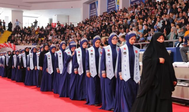Hafızlıklarını tamamlayan 246 öğrenci icazet aldı