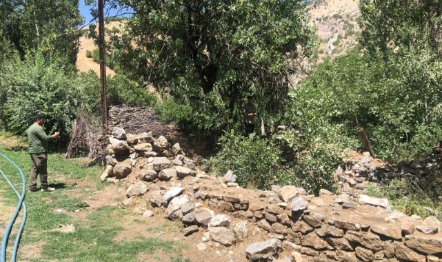 Kaderine terk edildi! Tarihi türbe yıllardır harabe halde