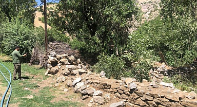 Kaderine terk edildi! Tarihi türbe yıllardır harabe halde