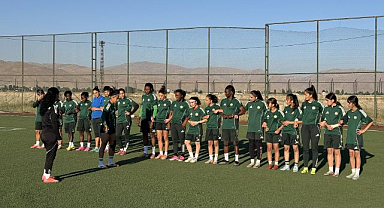 Kadın Futbol Takımı'nın yeni sezonda hedefi zirve!