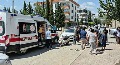 Korkutan kaza! Minibüs ile motosiklet çarpıştı
