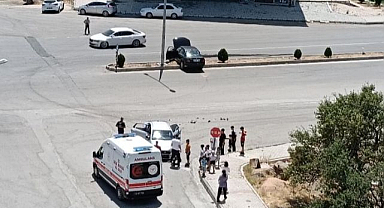 Korkutan kaza! Otomobiller çarpıştı