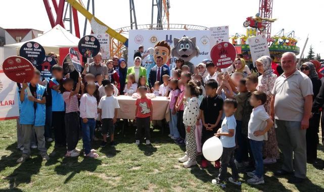 Koruyucu aileler ve çocukları festivalde buluştu