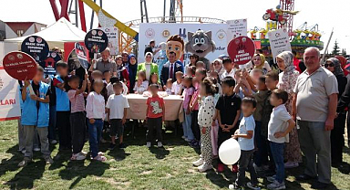 Koruyucu aileler ve çocukları festivalde buluştu