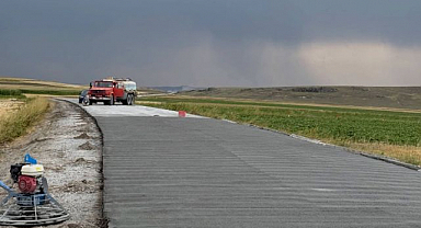 Köy yollarına beton dokunuş