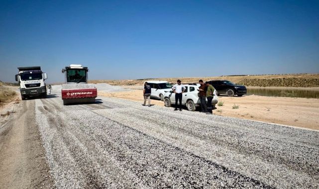 Mahalle yolları sıcak asfaltla buluşuyor