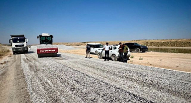 Mahalle yolları sıcak asfaltla buluşuyor