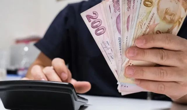 Memur ve emeklinin maaş zammında hesaplar değişti!