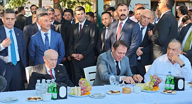 MHP Lideri Bahçeli, Ahlat’ta vatandaşlar ve partililerle buluştu