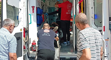 Motosiklet ile otomobil çarpıştı Ekipler yardıma koştu