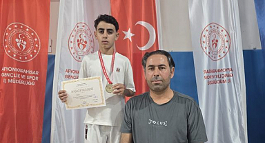  Muhammed Cihat Arıkan, karate şampiyonasında Türkiye birincisi oldu